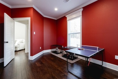 Beautiful like new construction custom built home in Waterview - photo 23