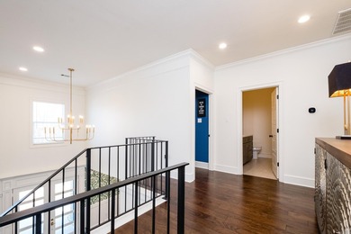 Beautiful like new construction custom built home in Waterview - photo 25