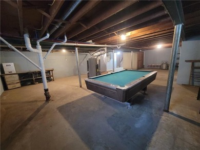 Welcome to your perfect home! This move-in ready true ranch has - photo 25