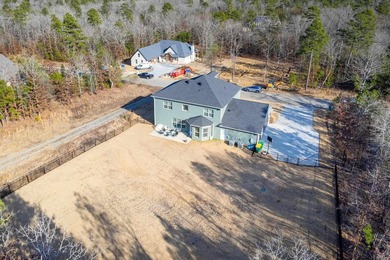 Beautiful like new construction custom built home in Waterview - photo 42