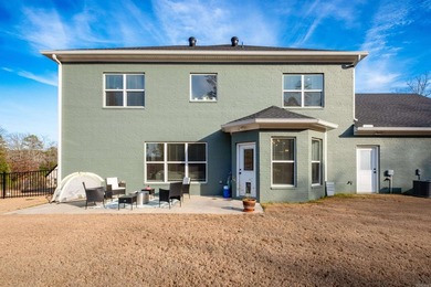 Beautiful like new construction custom built home in Waterview - photo 46