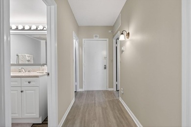 Renovated & thoughtfully designed, bright corner 1/1 in Old Port - photo 6