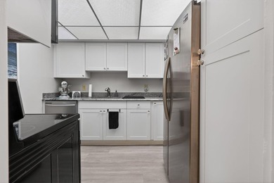 Renovated & thoughtfully designed, bright corner 1/1 in Old Port - photo 9