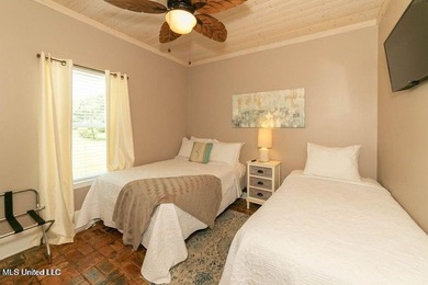 Located in the heart of Old Town Bay St. Louis, this charming - photo 6