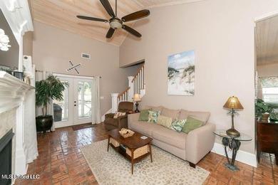Located in the heart of Old Town Bay St. Louis, this charming - photo 9