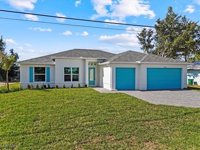 Cape Coral Lakes Area Home For Sale in Cape Coral Florida