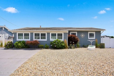 This move-in-ready home, located in the sought-after Berkeley - photo 3