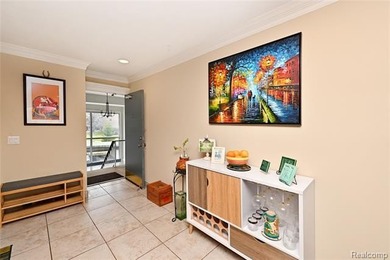 Move right in to this fantastic remodeled 3rd floor private end - photo 4