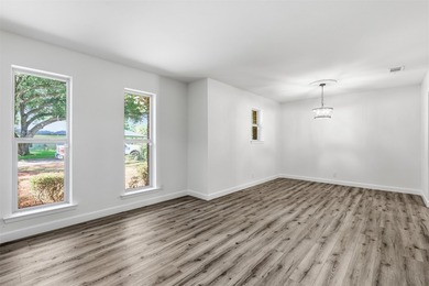 Additional listing photo 4