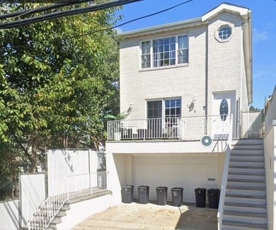 Hudson River Home For Sale in North Bergen New Jersey