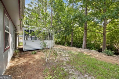 Welcome home to this well-maintained 3-bedroom, 2-bath residence - photo 22