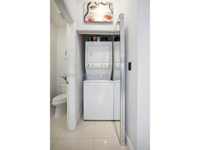 Fully newly renovated 3BR-2BA resort-style pool home with a - photo 22