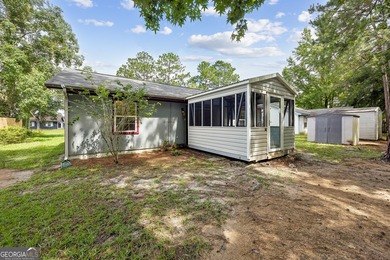 Welcome home to this well-maintained 3-bedroom, 2-bath residence - photo 23