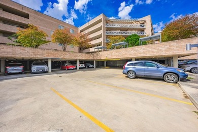Welcome to the Grand Guadalupe Condominiums! This one-of-a-kind - photo 3
