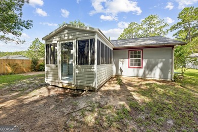 Welcome home to this well-maintained 3-bedroom, 2-bath residence - photo 24