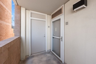 Welcome to the Grand Guadalupe Condominiums! This one-of-a-kind - photo 5