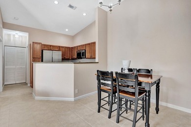 Motivated seller! This move-in-ready 2-bedroom, 2-bath townhome - photo 5