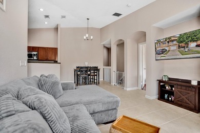 Motivated seller! This move-in-ready 2-bedroom, 2-bath townhome - photo 6