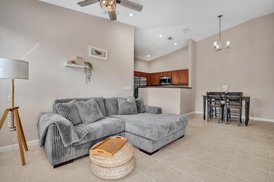 Motivated seller! This move-in-ready 2-bedroom, 2-bath townhome - photo 7