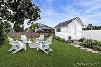 Adorable coastal cabin just steps from the ocean! This charming - photo 9