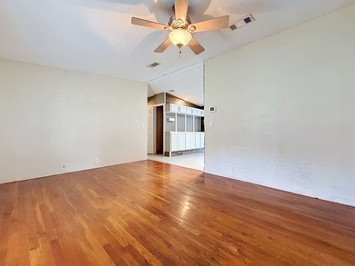 Beautiful 2BR/2BA home located in a highly desirable - photo 12