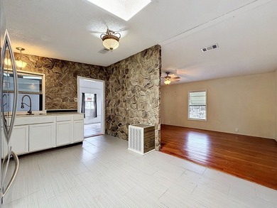 Beautiful 2BR/2BA home located in a highly desirable - photo 14