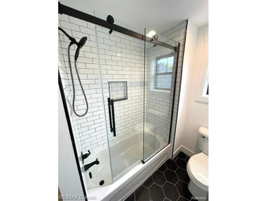 Brand New home being built and pulling permits for more. Model - photo 6