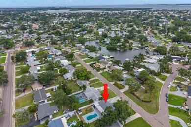 Welcome to this beautifully renovated 3-bedroom, 2-bath pool - photo 33