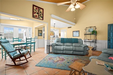 Move-in ready single-story villa tucked on a cul-de-sac in - photo 3