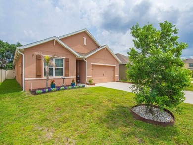Welcome to Your Dream Home! Step into luxury with this stunning - photo 3