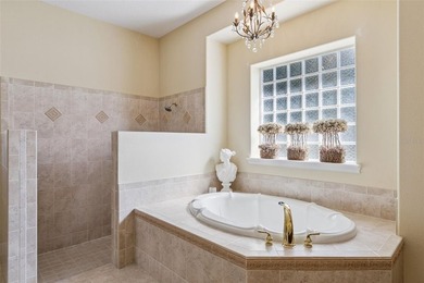 PRICED TO SELL!!This Custom-Built builder's 1 story home of 4 - photo 35