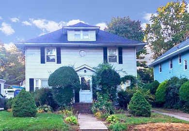 Hempstead Lake Home For Sale in Rockville Centre New York