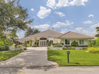 Lake Home For Sale in Palm Beach Gardens, Florida