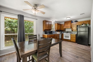 Welcome to 8 Cimarron Dr, a beautiful single-story home nestled - photo 11