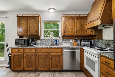 Welcome to 8 Cimarron Dr, a beautiful single-story home nestled - photo 13