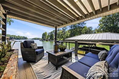 A masterpiece of modern waterfront architecture, Casa Luce is a - photo 42