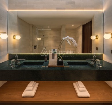 Luxurious and Modern 3 Bedroom Villa in The Heart of Berawa - photo 10