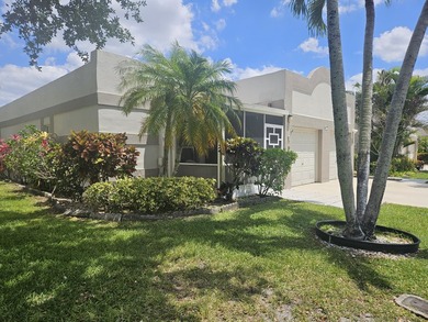 REDUCED! READY TO SELL! BESTLOCATION!! Corner unit w/garage on - photo 2