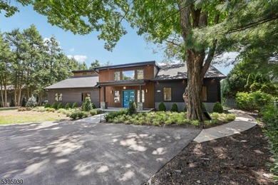 Welcome to an exceptional luxury retreat in sought-after West - photo 2