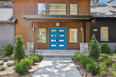 Welcome to an exceptional luxury retreat in sought-after West - photo 3