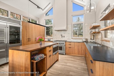 Exquisite Contemporary Home on the 5th Gold Tee Box of the - photo 12
