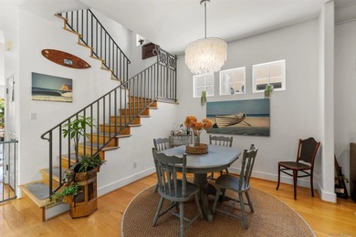 Spacious 4-bedroom home in a prime location with a top deck - photo 12