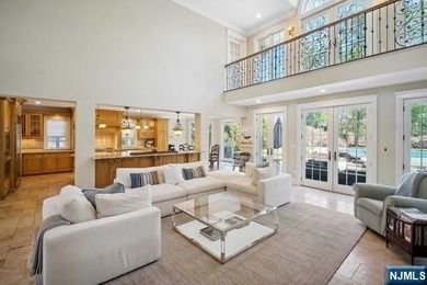 Explore Colonial-style masterpiece located in the prestigious - photo 13