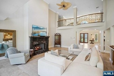 Explore Colonial-style masterpiece located in the prestigious - photo 15
