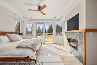 Exquisite Contemporary Home on the 5th Gold Tee Box of the - photo 16