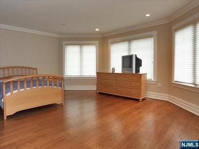 Explore Colonial-style masterpiece located in the prestigious - photo 18