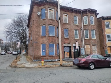 (private lake, pond, coastal) Townhome/Townhouse For Sale in Newburgh New York