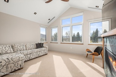 Exquisite Contemporary Home on the 5th Gold Tee Box of the - photo 24