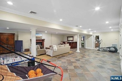 Explore Colonial-style masterpiece located in the prestigious - photo 27