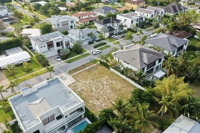 Nestled in the highly desirable Boca Villas neighborhood of East - photo 6